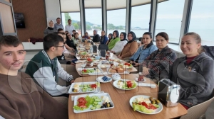 zel renciler annelerine ok zel kahvalt ikram