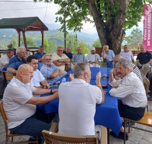 DEM�RC� MAHALLES� TARIM UYGULAMA L�SES� �STIYOR