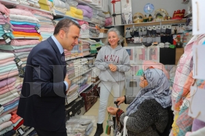 Bakan Kibar, esnaf ve vatandalarla gnl kprs kuruyor