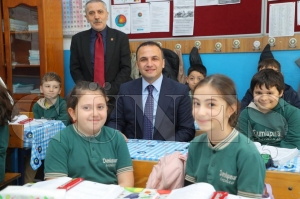 Minik başkanın daveti, gerçek başkanın ziyaretiyle taçlandı Minik başkanın daveti, gerçek başkanın ziyaretiyle taçlandı