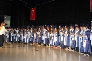 ZEL DOLUNAY KOLEJ 13. DNEM MEZUNLARINI UURLADI
