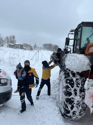 Karla m�cadele ekipleri durmak bilmiyor