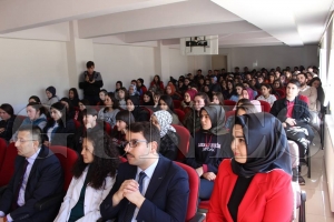 Kaymakam Yapıcı, kariyer günü etkinliğine katıldı Kaymakam Yapıcı, kariyer günü etkinliğine katıldı
