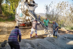 Aslancami mahallesinde yaplan yol almas vatandalara nefes aldrd