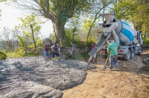 Aslancami mahallesinde yaplan yol almas vatandalara nefes aldrd