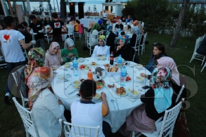 Fatsa Belediyesinden AK Partiye iftar yemei