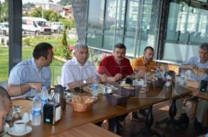 ATATÜRK İLKOKULU YIL SONU YEMEĞİNDE BULUŞTU