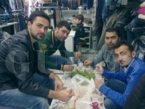 ESNAFLAR SALATA PARTSNDE BR ARAYA GELYOR