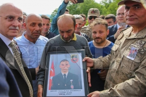 Binlerce Ordulu şehidimizi son yolculuğuna uğurladı Binlerce Ordulu şehidimizi son yolculuğuna uğurladı