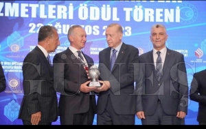 Ordu'lu iş insanlarına ödül... Ödülü Cumhurbaşkanı Erdoğan takdim etti Ordu'lu iş insanlarına ödül... Ödülü Cumhurbaşkanı Erdoğan takdim etti
