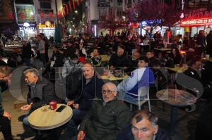 Fatsa�da milli co�ku... Dev ekranda izlenen ma� sonras� cumhuriyet meydan� bayram yerine d�nd�