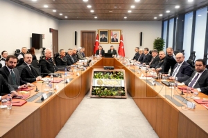 Vali Erol, ��i�leri ve Milli E�itim Bakanlar�m�z�n Ba�kanl���nda D�zenlenen VKS Toplant�s�na Kat�ld�