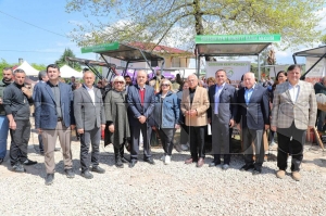 Kabakda���nda 6.tohum takas �enli�i ...�Atal�k tohum; topra��n haf�zas�, milletimizin yar�na emanetidir�