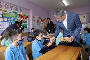 Orduda ocuklar sebze ve meyvelerini kendi ekecek