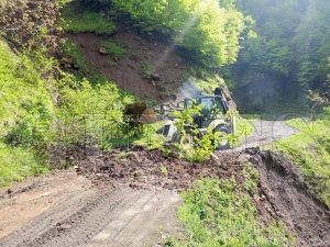 Ordu�da heyelan mesaisi� B�y�k�ehir seferber oldu