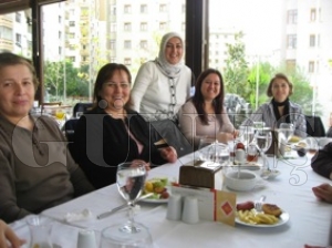 ÖZSOY AİLESİ KÖZ KANAT RESTAURANT’DA BULUŞTU ÖZSOY AİLESİ KÖZ KANAT RESTAURANT’DA BULUŞTU
