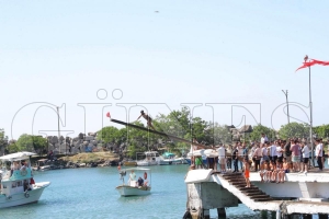 Yal�k�y�de kabotaj bayram�nda k�yas�ya rekabet, renkli g�r�nt�ler
