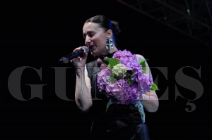 �ark�lar, sohbet ve piknik� Uzunkum plaj��nda festival co�kusu