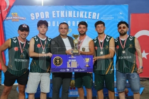 ��nar Festivali�nde plaj sporlar�n�n �ampiyonlar� �d�llerini ald�