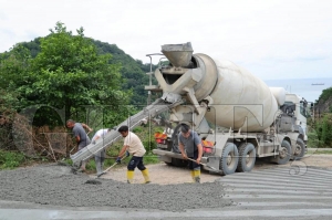 Yaprakl� mahallesi�nde beton yol �al��malar�