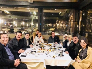 Sanatçı Sami Aksu dostlarıyla buluştu Sanatçı Sami Aksu dostlarıyla buluştu