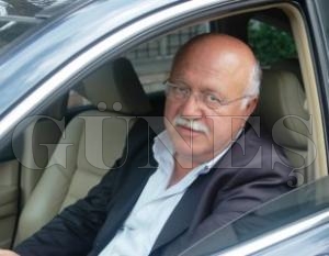 UYGUN BAYKAL'IN  STFASINI DEERLENDRD