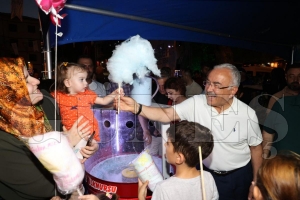 Bayram gibi enlik