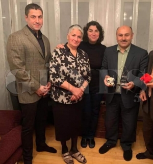 GENÇTAN, TANIDIĞI ÜNLÜ KALP CERRAHINI ZİYARET ETTİ GENÇTAN, TANIDIĞI ÜNLÜ KALP CERRAHINI ZİYARET ETTİ