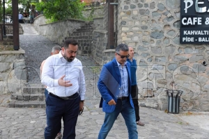 Gazeteci Hakan Çelik ilçemize hayran kaldı Gazeteci Hakan Çelik ilçemize hayran kaldı