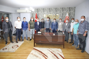 FAGAD'n yeni yelerine belgelerini bakan Kibar taktim etti
