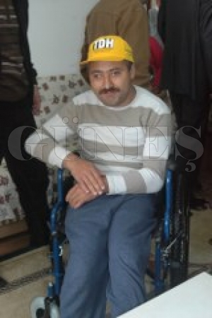 HSEYN KULAKSIZ TEKERLKL SANDALYESNE KAVUTU