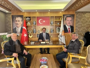 Altuntaş’tan AK partiye hayırlı olsun ziyareti Altuntaş’tan AK partiye hayırlı olsun ziyareti