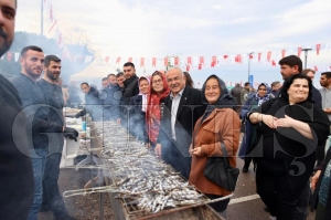 Sakin �ehir hamsi festivali ile co�tu