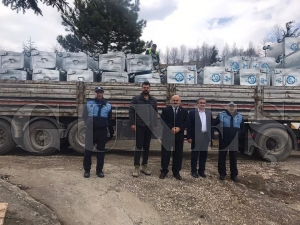 AYBASTI'YA B�R TIR ��P KOYTEYNER� GELD�