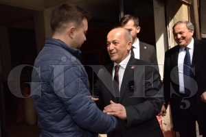 Zekai Sana'ya baba ocağından tam destek Zekai Sana'ya baba ocağından tam destek