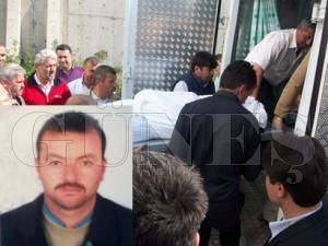 AĞACIN YUVARLADIĞI KAYA TRAKTÖRCÜNÜN ÖLÜMÜNE SEBEP OLDU AĞACIN YUVARLADIĞI KAYA TRAKTÖRCÜNÜN ÖLÜMÜNE SEBEP OLDU