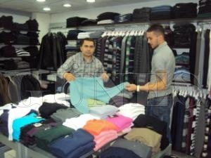 ESNAFLARDA BAYRAM HAREKETLL YAANIYOR