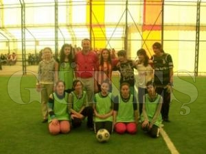 KIZLAR ARASI FUTBOL TURNUVASI DZENLEND