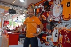 GALATASARAY TIR'I FATSA'DA TARAFTARLARIYLA BULUTU