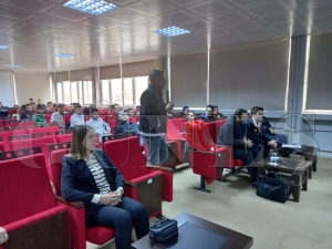 Emniyetten gençlere eğitim Emniyetten gençlere eğitim