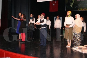 Mehmet Akif Ersoy anıldı Mehmet Akif Ersoy anıldı