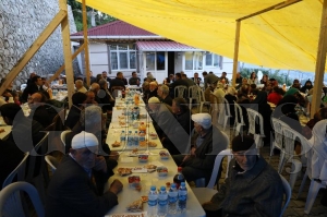 Karadeniz sahil yolu’nda trafik yoğunluğu yaşandı Karadeniz sahil yolu’nda trafik yoğunluğu yaşandı