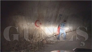 Trabzonlu tır şoföründen Tunceli-Pülümür yoluna ay-yıldız operasyonu Trabzonlu tır şoföründen Tunceli-Pülümür yoluna ay-yıldız operasyonu