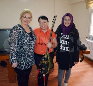 Fatsa’nın tek kişilik kadın orkestrası Hacer Özen Fatsa’nın tek kişilik kadın orkestrası Hacer Özen
