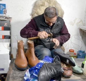 Ayakkabclar rakszlktan ikayeti