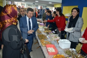 Belediyedeki bayanlardan Afrin’deki askerlere destek kermesi Belediyedeki bayanlardan Afrin’deki askerlere destek kermesi