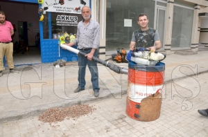 Amele bulamay�nca f�nd�k toplama makinesi �retti
