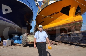 Balıkçı tekneleri yeni sezona hazırlanıyor Balıkçı tekneleri yeni sezona hazırlanıyor