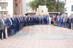 Bir maaşını kütüphane yapılması için bağışladı Bir maaşını kütüphane yapılması için bağışladı