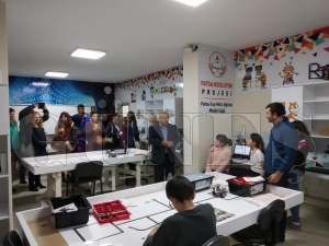 Yabancı okul müdürleri kodlama atölyesine hayran kaldı Yabancı okul müdürleri kodlama atölyesine hayran kaldı